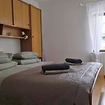 Апартаменты Leona's Paradise
