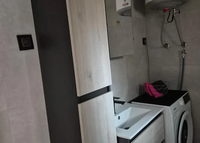 Leona's Paradise Apartment *