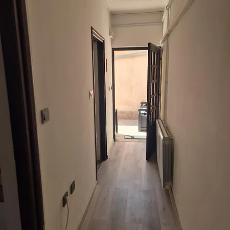 Lägenhet Leona's Paradise *