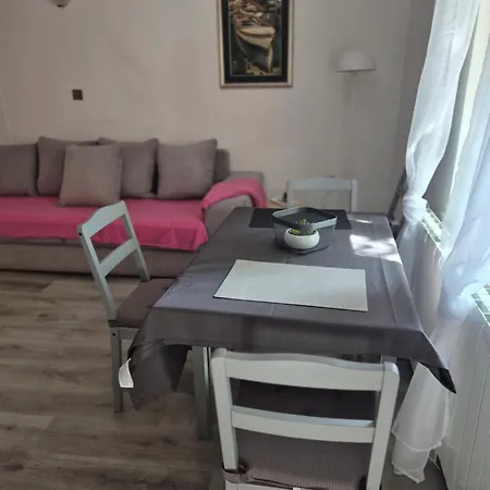 Lägenhet Leona's Paradise *