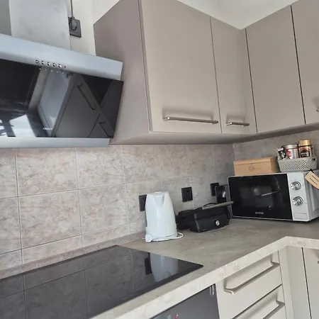 Leona's Paradise アパート *