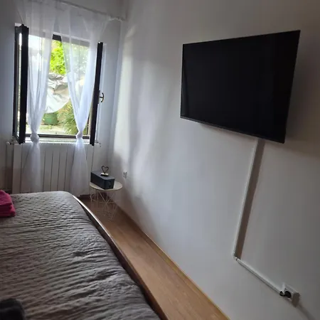 アパート Leona's Paradise オパティヤ