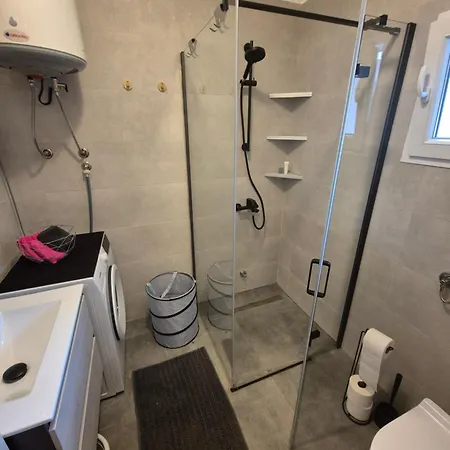 Leona's Paradise アパート