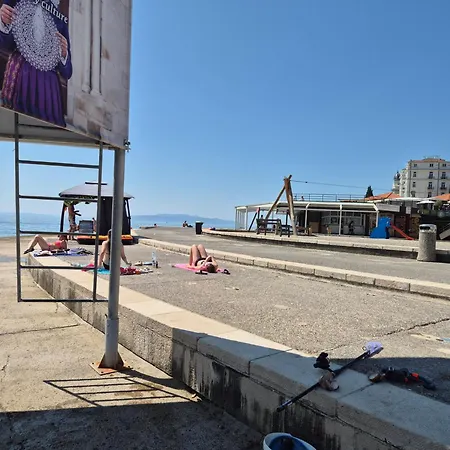 Leona's Paradise * オパティヤ