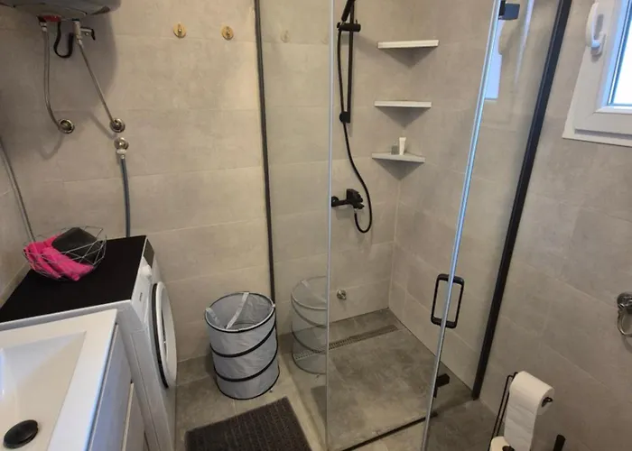 Leona's Paradise Apartment